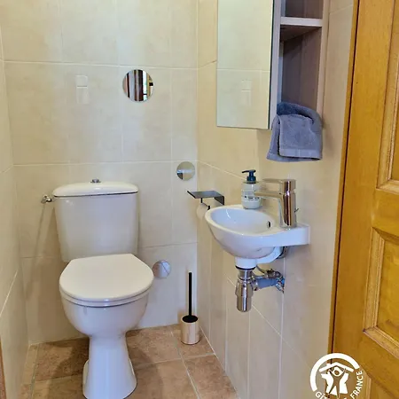 Prázdninový dům Le Des Bergers, Jusqu'a 9 Personnes La Bazouge-de-Chemeré