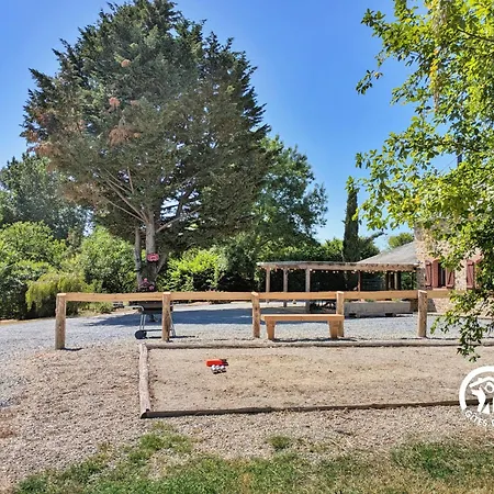 Casa de Férias Le Des Bergers, Jusqu'à 9 Personnes La Bazouge-de-Chemere